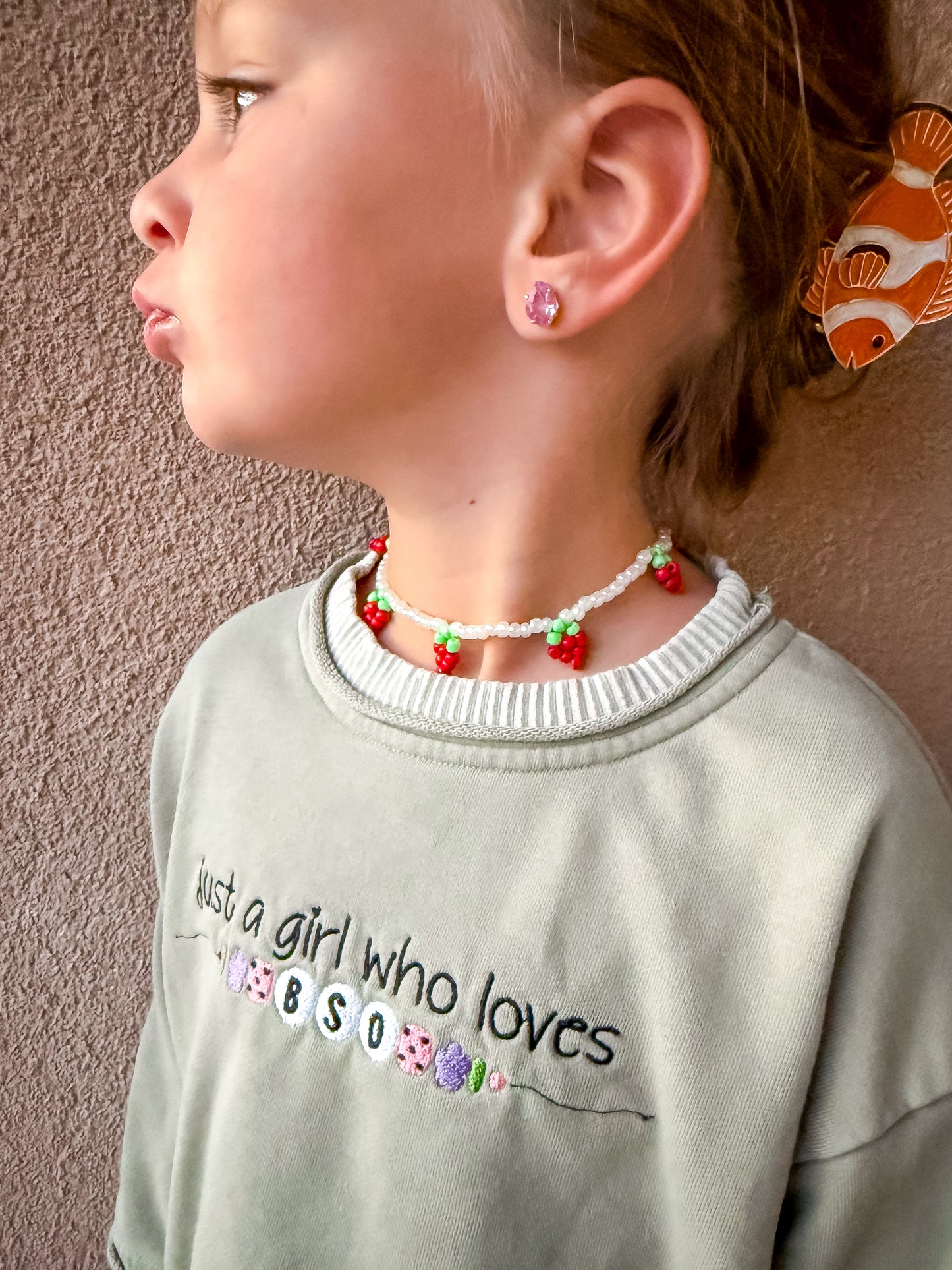 Strawberry choker